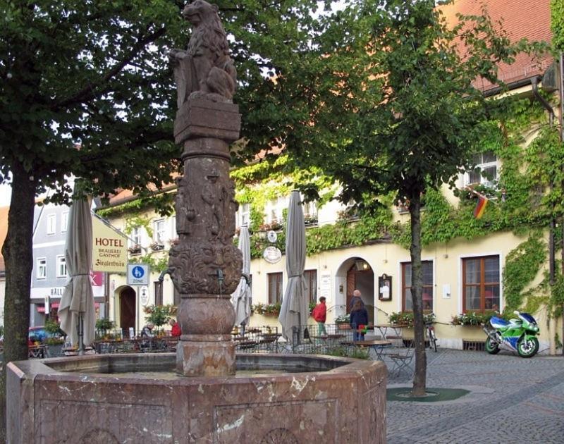 Altstadt-Hotel Zieglerbraeu Dachau Dış mekan fotoğraf